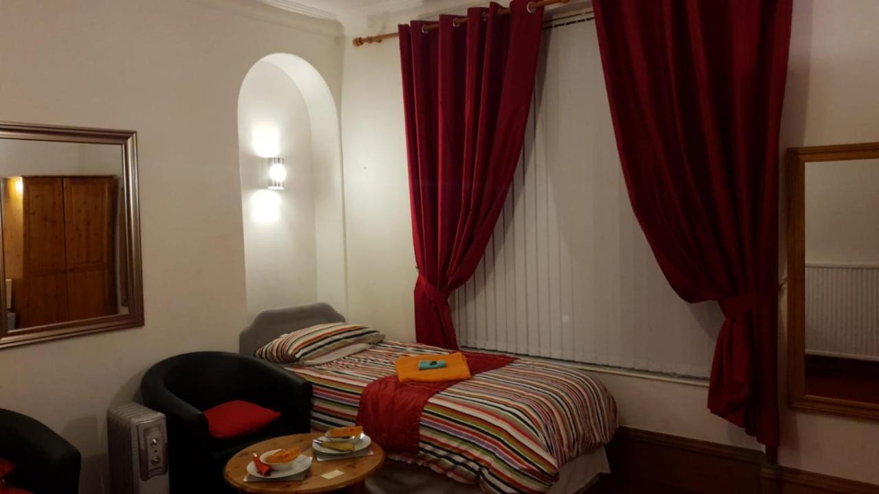 Broomlea Guest House Dyce Exterior foto